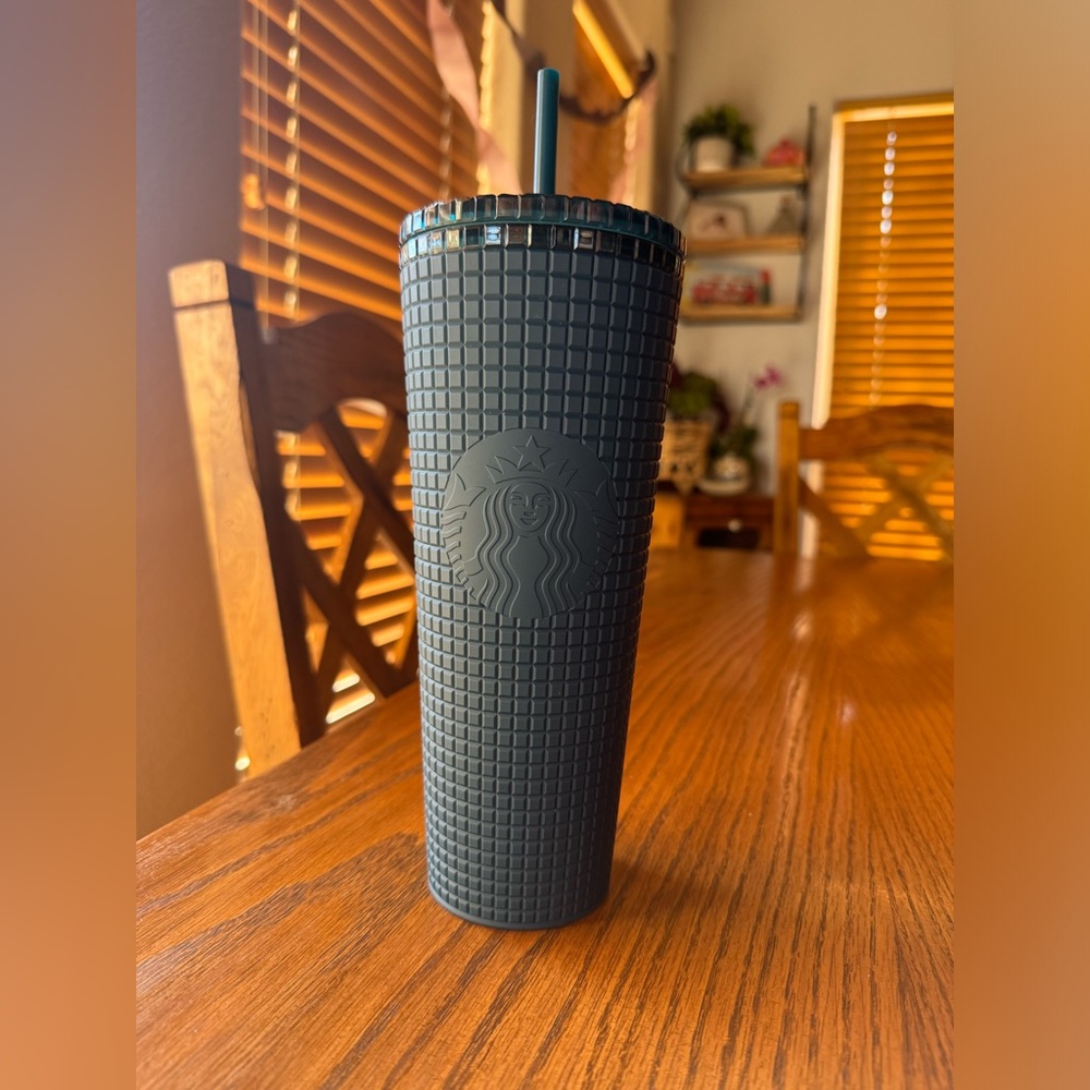 Unused Starbucks Cup